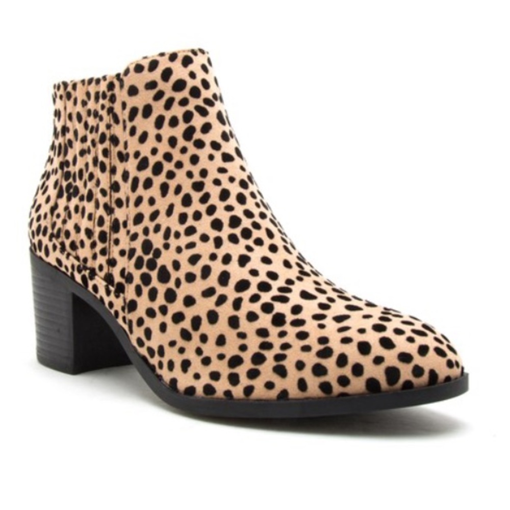 ❗️Last Pair 5.5❗️Tan Black Cheetah Ankle Booties - Picture 2 of 2
